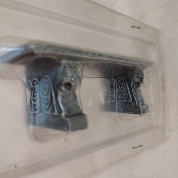 NIP Hobby Lobby Mayberry Street Resin Garden Bench. - Picture 6 of 7